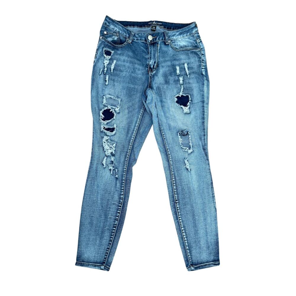 Ashley Stewart Size 12S Ripped Edgy Skinny Light Wash Blue Jeans
